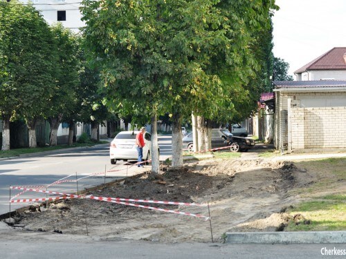 Жителя Черкесска оштрафуют за порчу городского газона