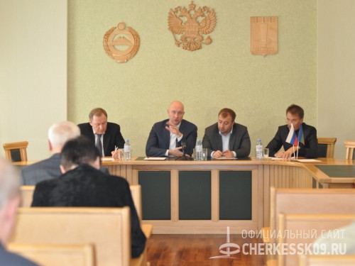 Депутаты Госдумы РФ от Карачаево-Черкесии провели встречу с руководством Черкесска и депутатами Гордумы