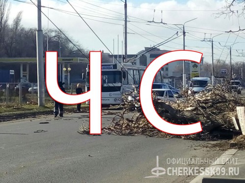Черкесск объявлен зоной ЧС, на день отменены занятия в школах и детсадах