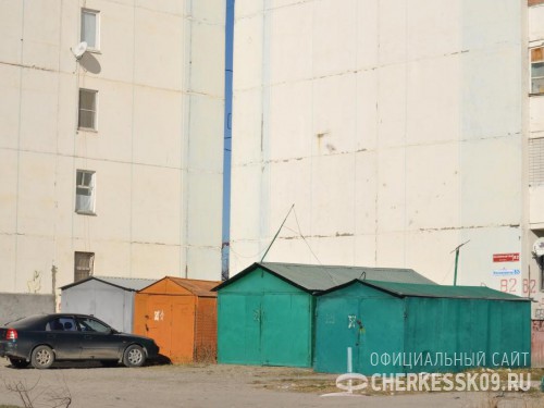 В столице КЧР демонтируют еще четыре незаконно установленных гаража