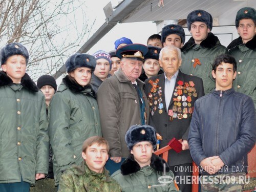 Молодежь Черкесска участвует в памятных мероприятиях, посвященных 74-й годовщине освобождения города от немецко-фашистских захватчиков