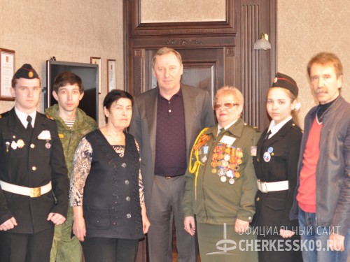 Мэр Черкесска Руслан Тамбиев встретился с представителями военно-патриотического клуба «Факел» из Курска