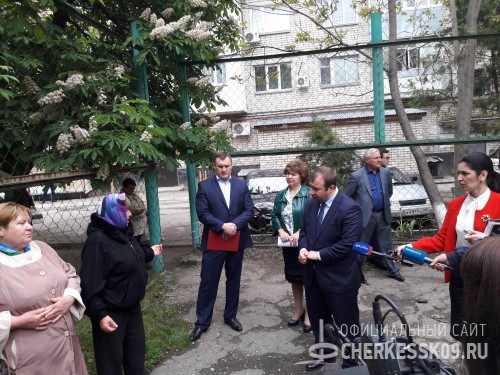 В Черкесске начались предварительные работы по благоустройству дворовых территорий