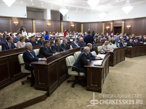 В Карачаево-Черкесии возобновлены денежные выплаты многодетным семьям