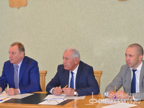 Меры по обеспечению безопасности жителей и гостей города в майские праздники обсудили в ходе заседания АТК