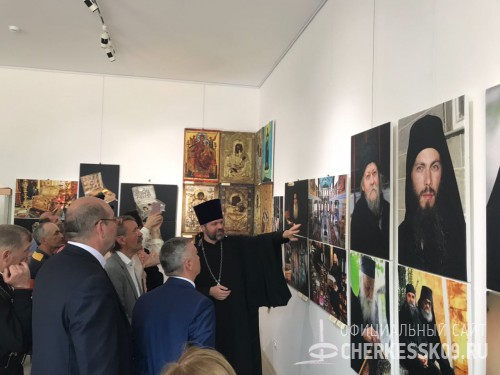 Выставка фотографа Костаса Асимиса «Наш Афон» впервые представлена в республиканской столице