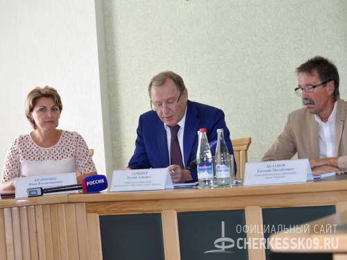 Педагоги Черкесска обсудили перспективы развития системы образования на августовском совещании