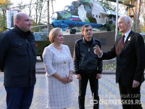 Василий Лановой стал заслуженным артистом КЧР и выступил в Черкесске с моноспектаклем