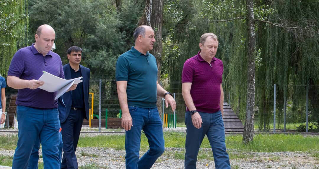 Сразу две новые парковые зоны появятся в республиканском центре в следующем году