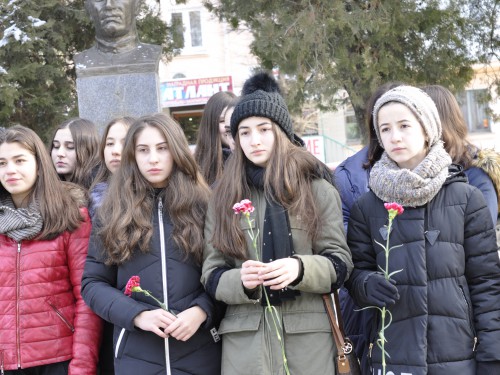 В республиканской столице отметили 76-ю годовщину освобождения Черкесска
