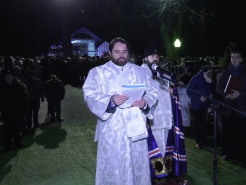 Порядка 2,6 тысяч человек приняли участие в крещенских купаниях в Черкесске