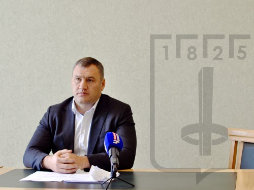Руслан Урусов обязал управляющие компании и ТСЖ привести в надлежащее состояние дворы города