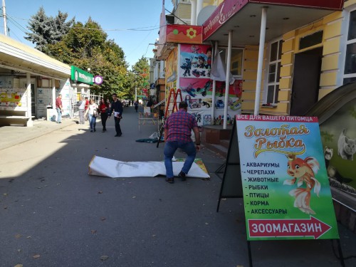 В Черкесске демонтировали незаконно установленные рекламные конструкции