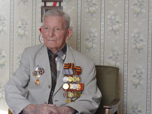 Жителю Черкесска - ветерану ВОВ Павлу Ивашкову 95 лет