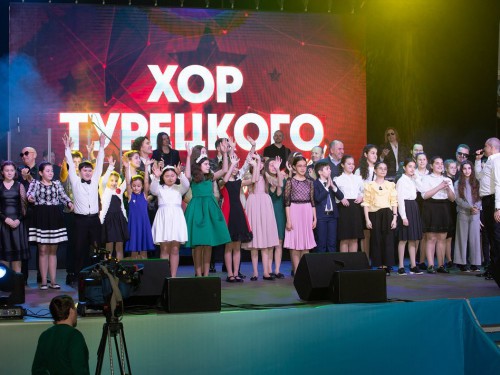 Черкесск стал участником исторического марафона Михаила Турецкого «Песни Победы»