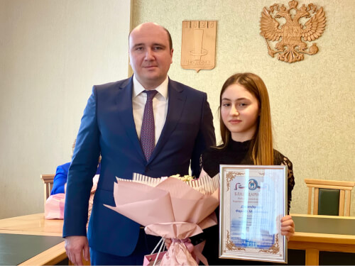 Алексей Баскаев вручил награды членам УИК Черкесска и призерам Всероссийской олимпиады по вопросам избирательного права