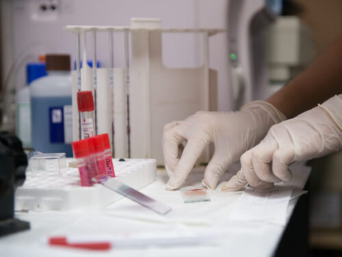 Прокуратура Черкесска потребовала устранить нарушения об отсутствии реагентов в Республиканском перинатальном центре